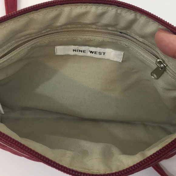 Nine West crossbody - Picture 4 of 5